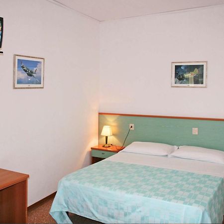 Hotel Janeiro Frontemare Lido di Jesolo Exterior photo