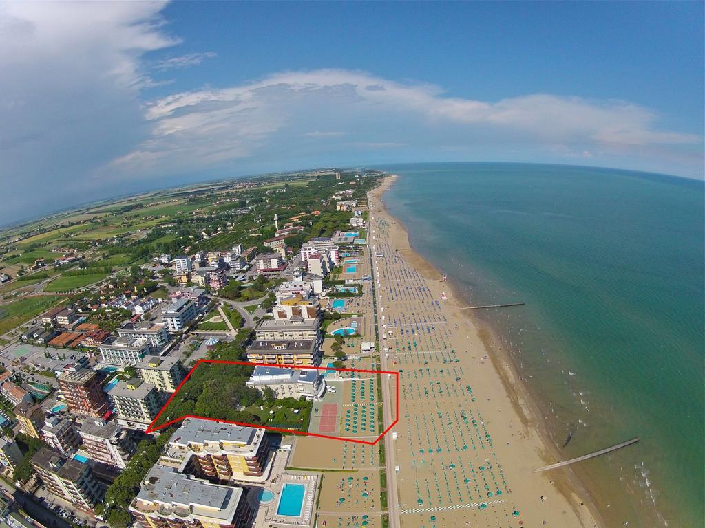 Hotel Janeiro Frontemare Lido di Jesolo Exterior photo