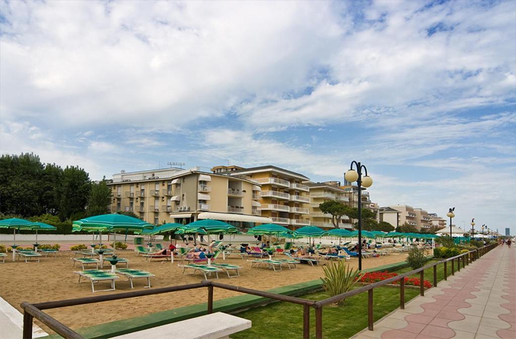 Hotel Janeiro Frontemare Lido di Jesolo Exterior photo