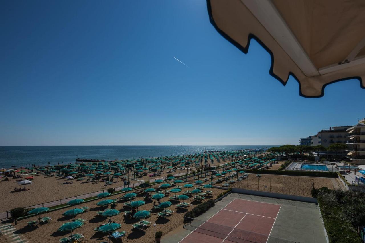 Hotel Janeiro Frontemare Lido di Jesolo Exterior photo