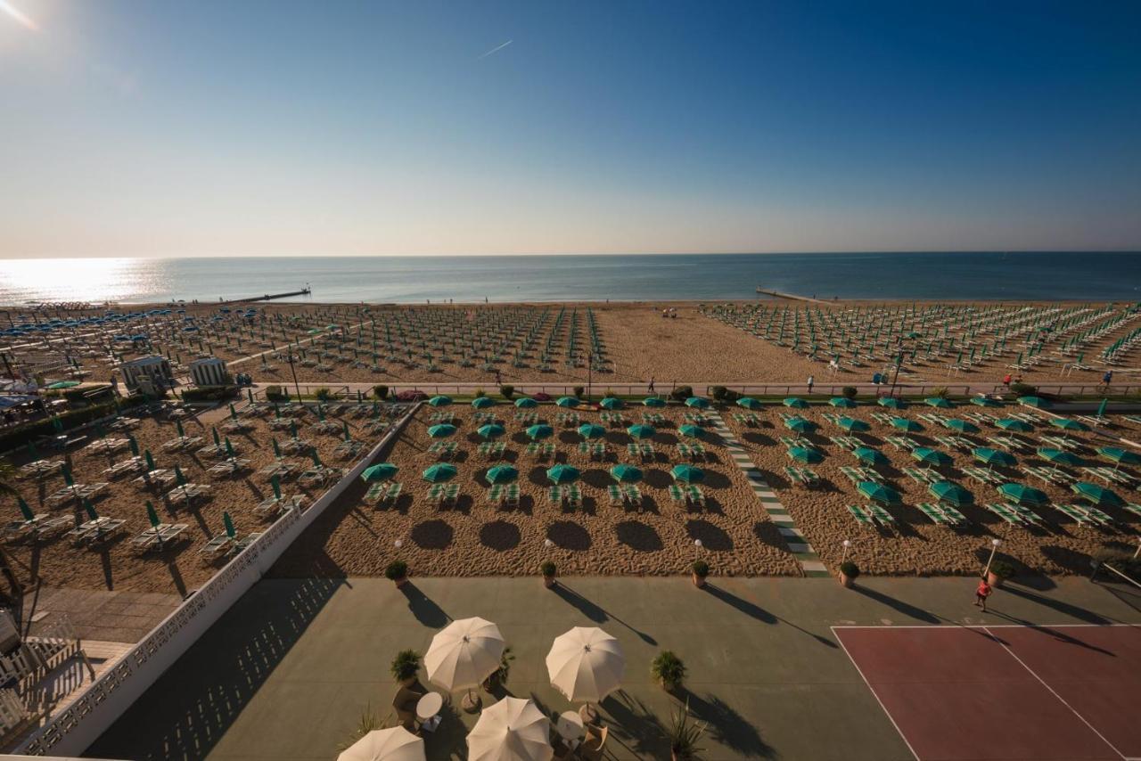 Hotel Janeiro Frontemare Lido di Jesolo Exterior photo