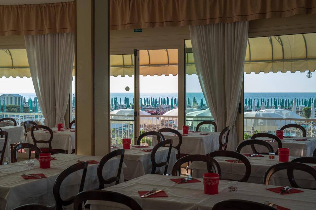 Hotel Janeiro Frontemare Lido di Jesolo Exterior photo