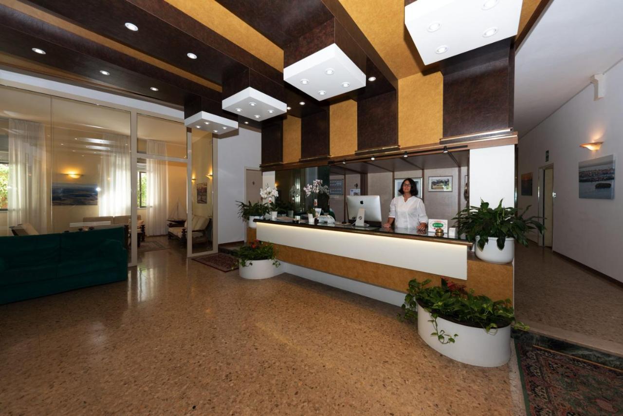 Hotel Janeiro Frontemare Lido di Jesolo Exterior photo